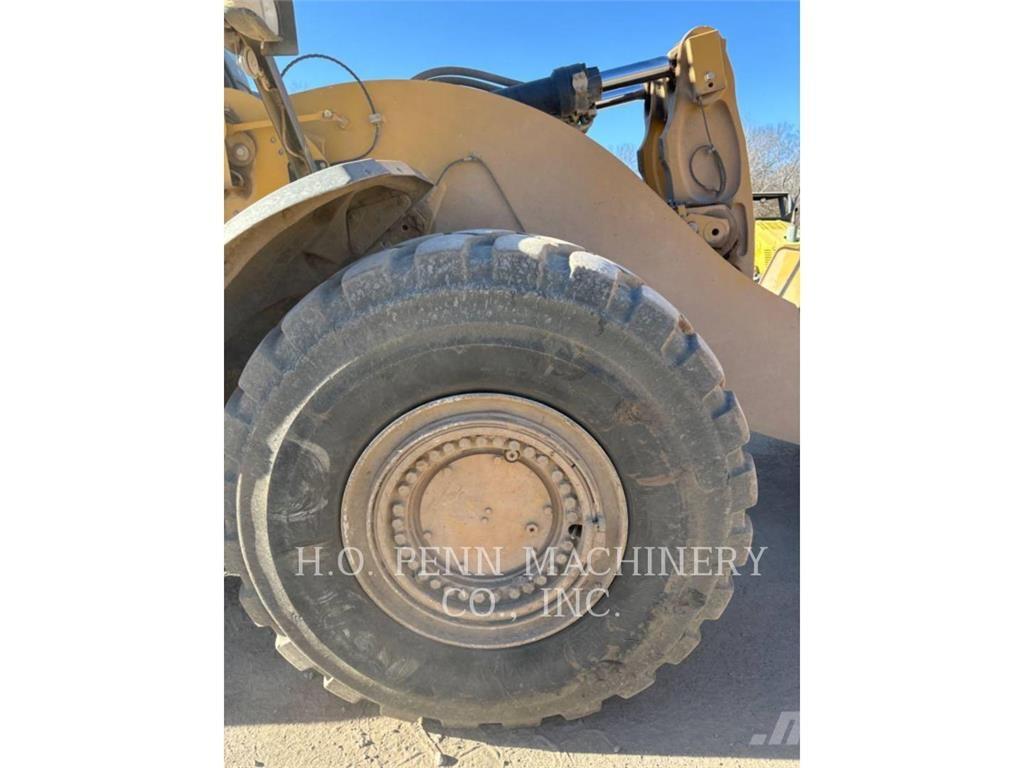 CAT 982M Pyöräkuormaajat