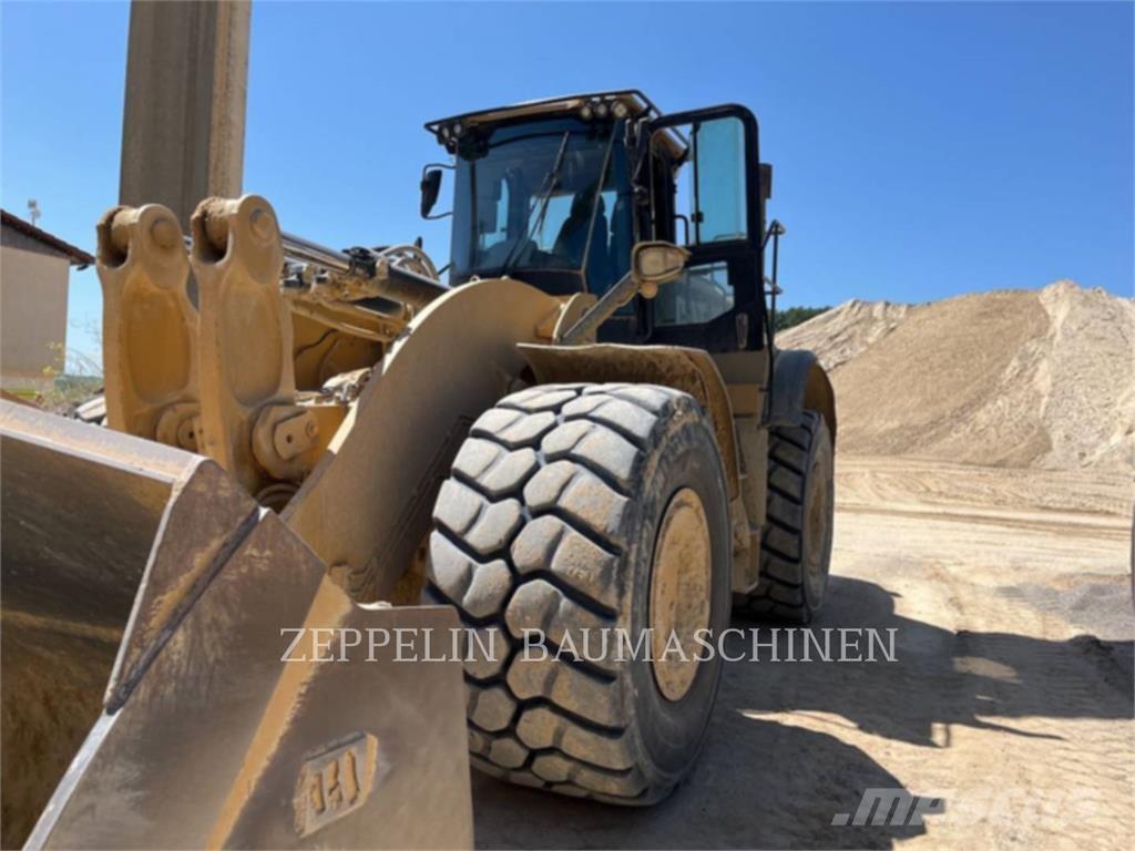 CAT 982M Pyöräkuormaajat