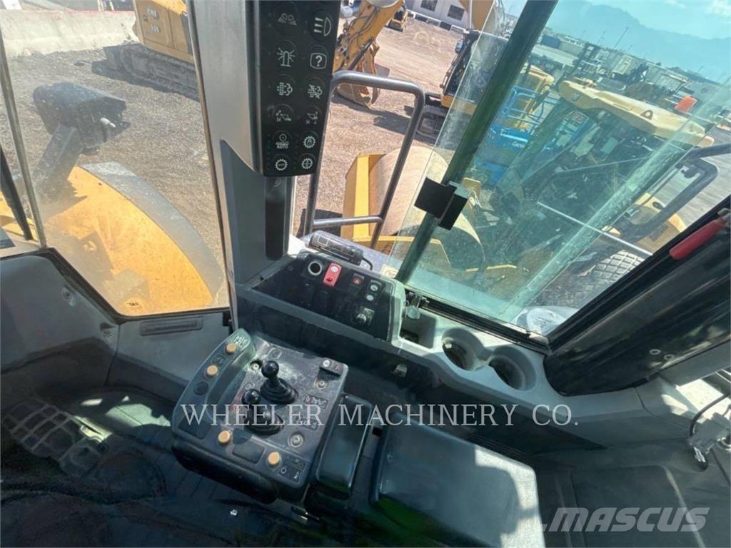 CAT 982M AOC Pyöräkuormaajat