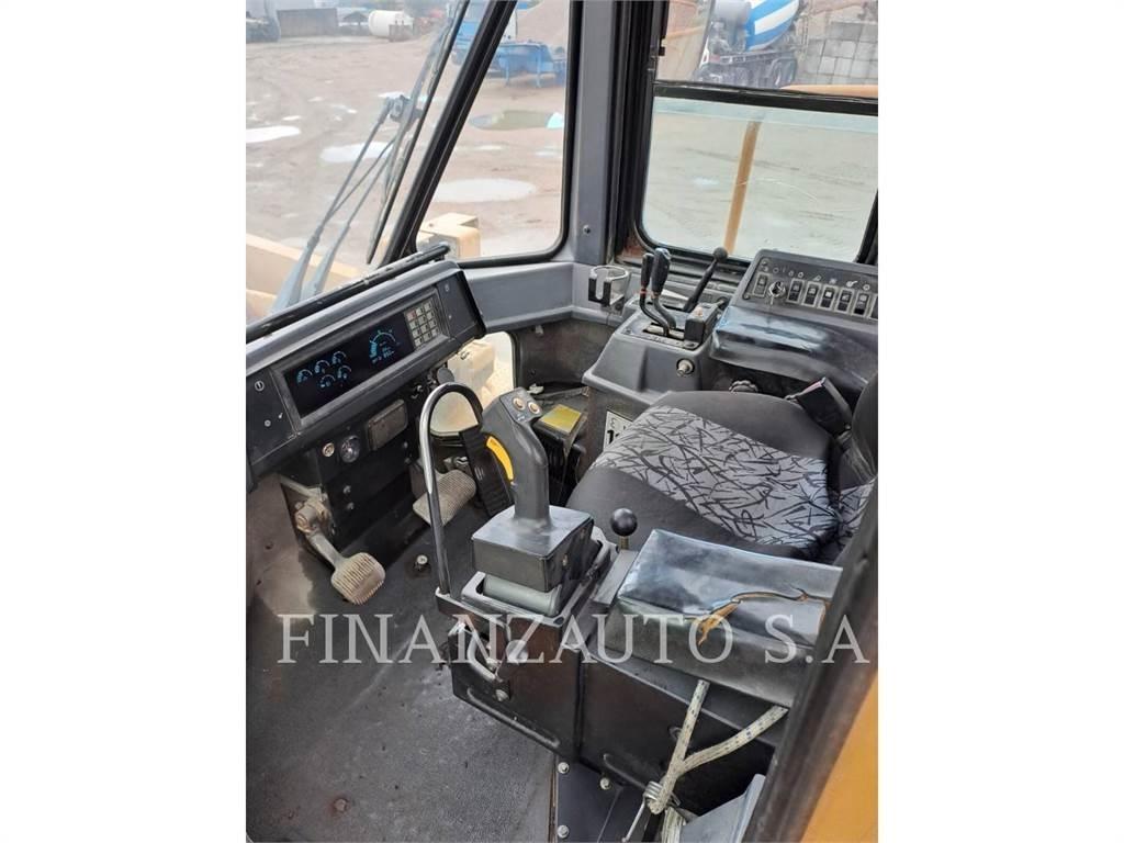 CAT 988F Pyöräkuormaajat