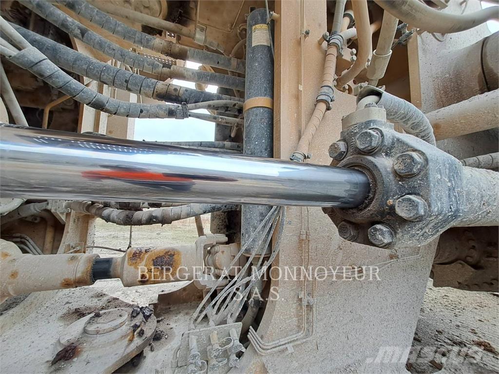 CAT 992K Pyöräkuormaajat