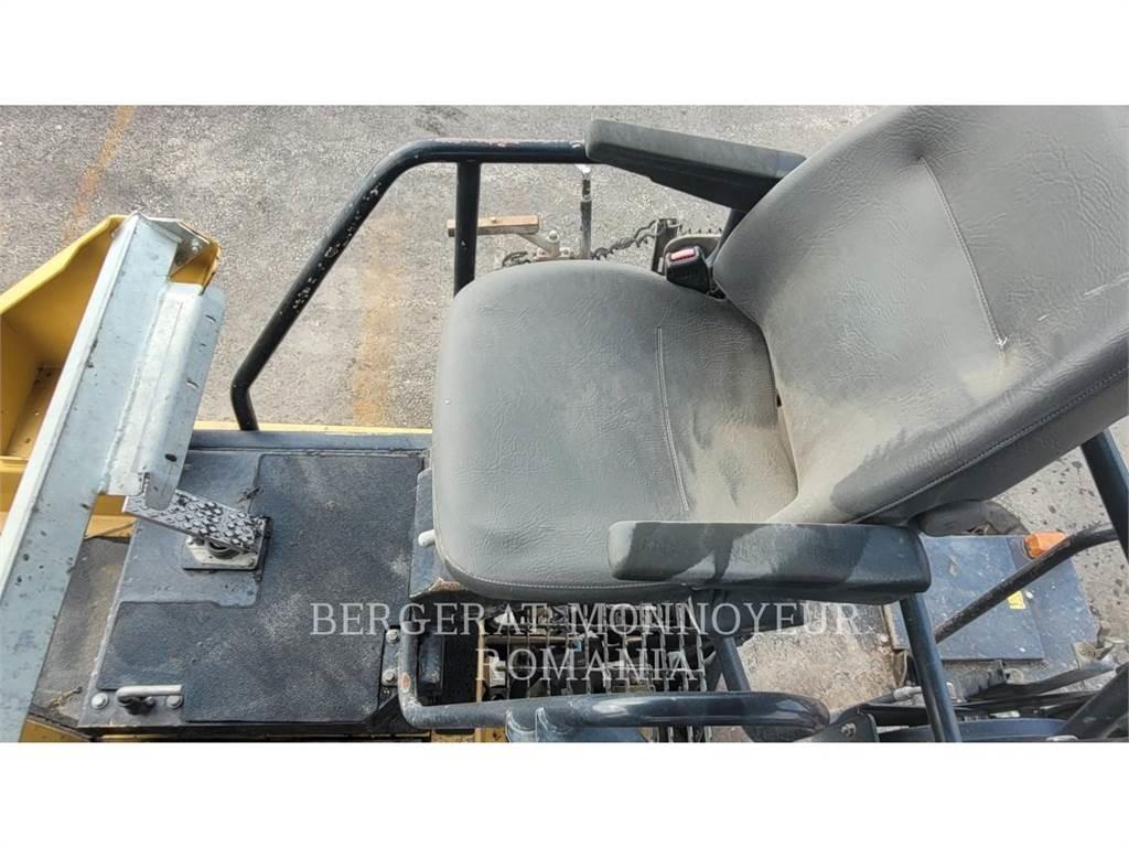 CAT AP-655D Asfalttikoneet