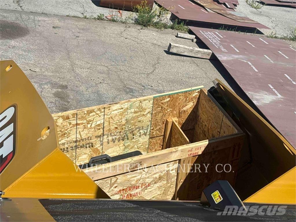 CAT AP1055 Asfalttikoneet