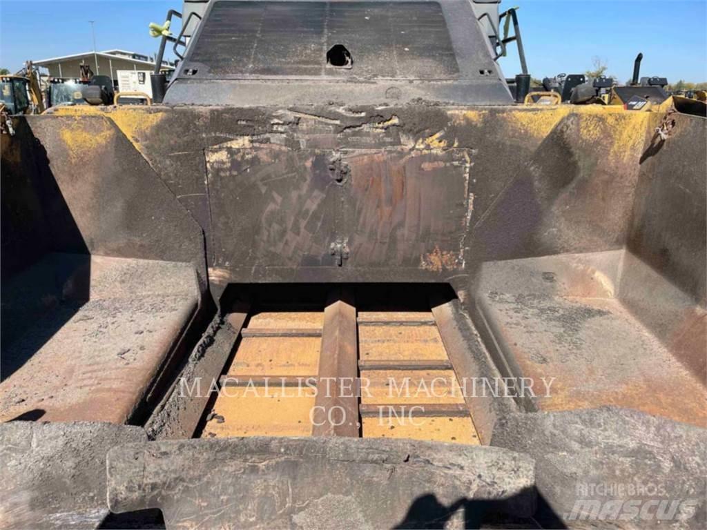 CAT AP1055F Asfalttikoneet