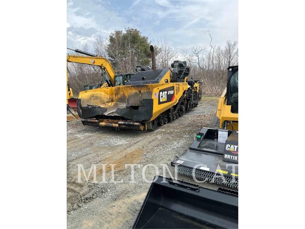CAT AP1055F Asfalttikoneet