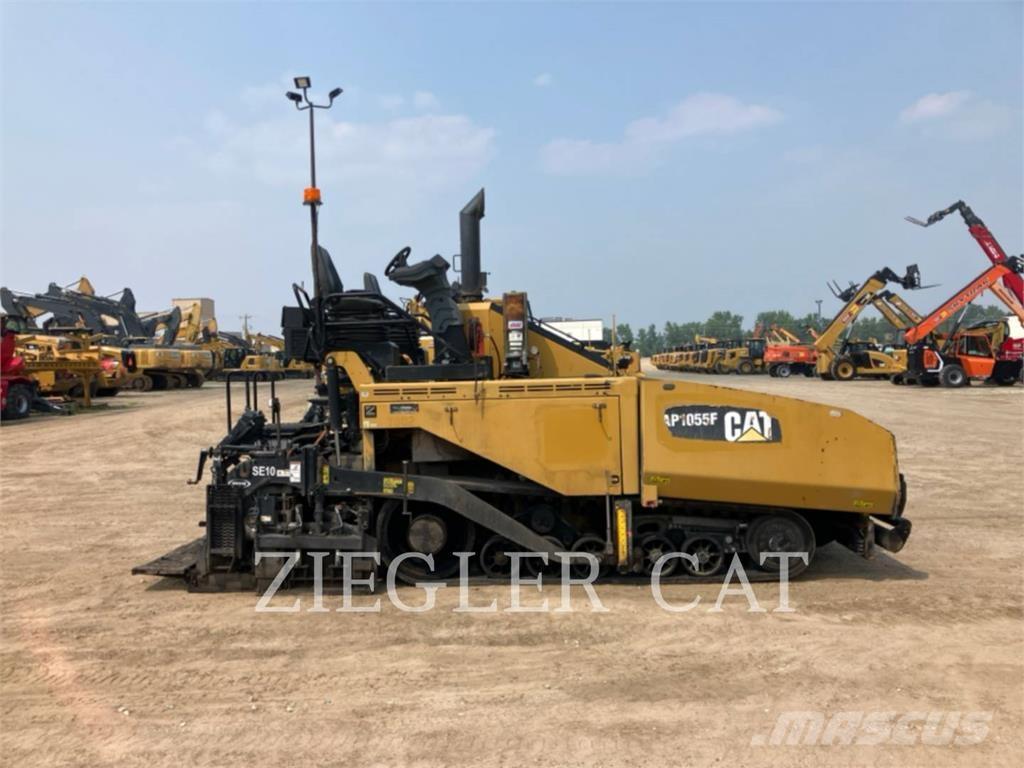 CAT AP1055F Asfalttikoneet