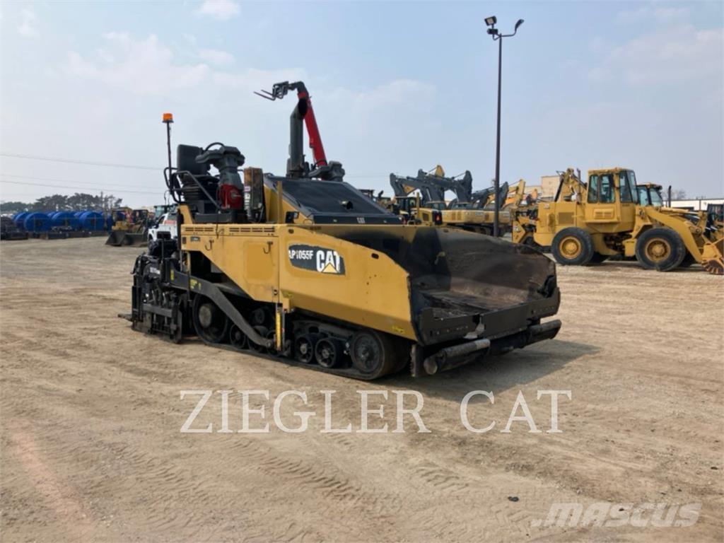 CAT AP1055F Asfalttikoneet