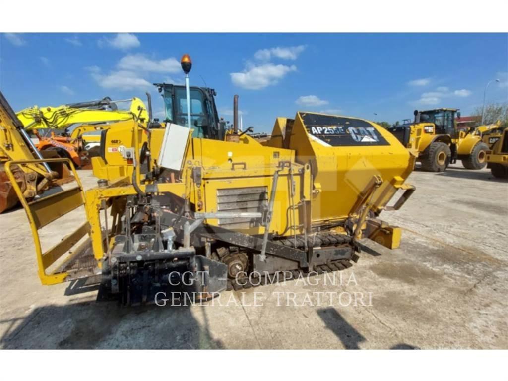CAT AP255E Asfalttikoneet