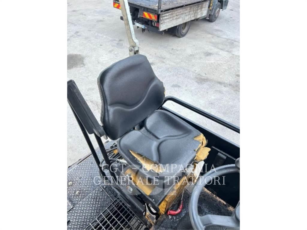 CAT AP300 Asfalttikoneet