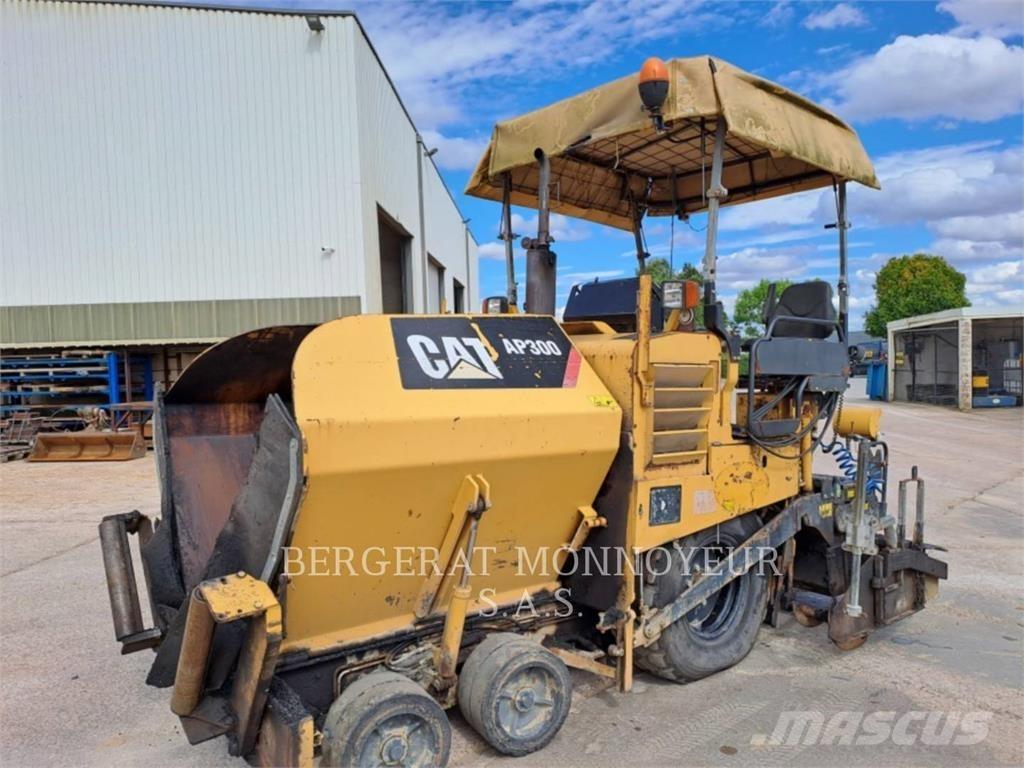 CAT AP300 Asfalttikoneet