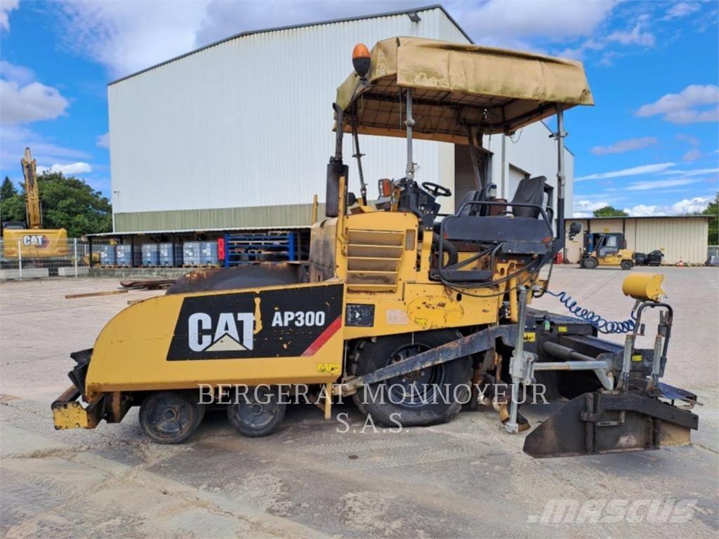 CAT AP300 Asfalttikoneet