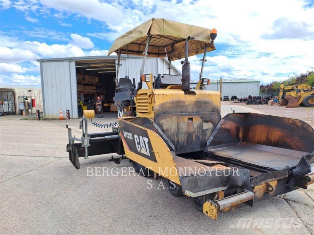 CAT AP300 Asfalttikoneet