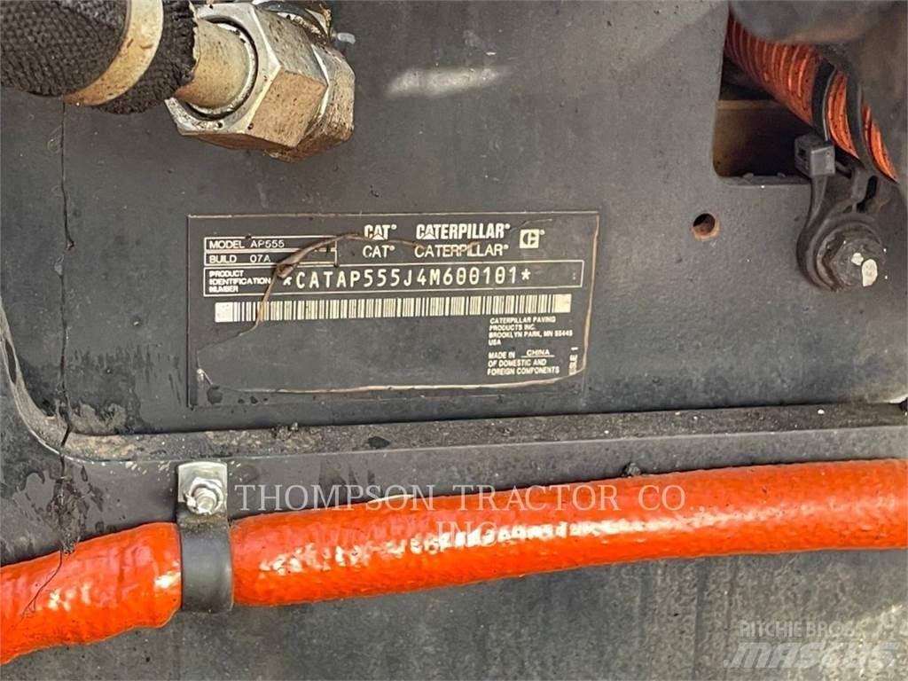 CAT AP555 Asfalttikoneet