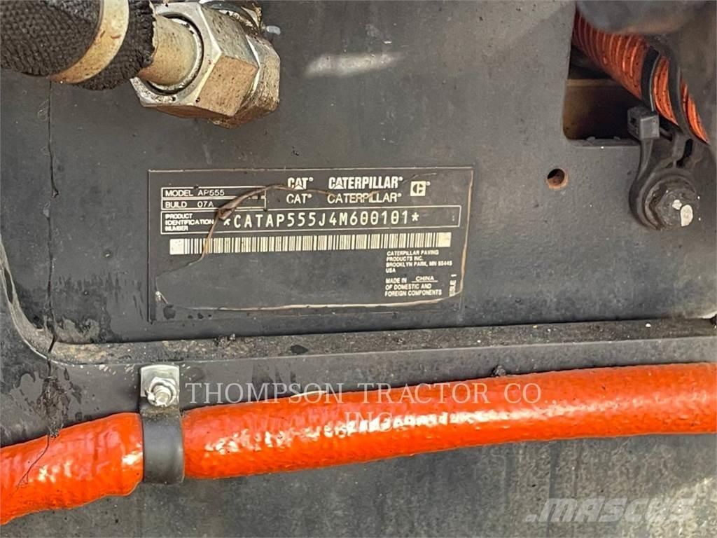 CAT AP555 Asfalttikoneet