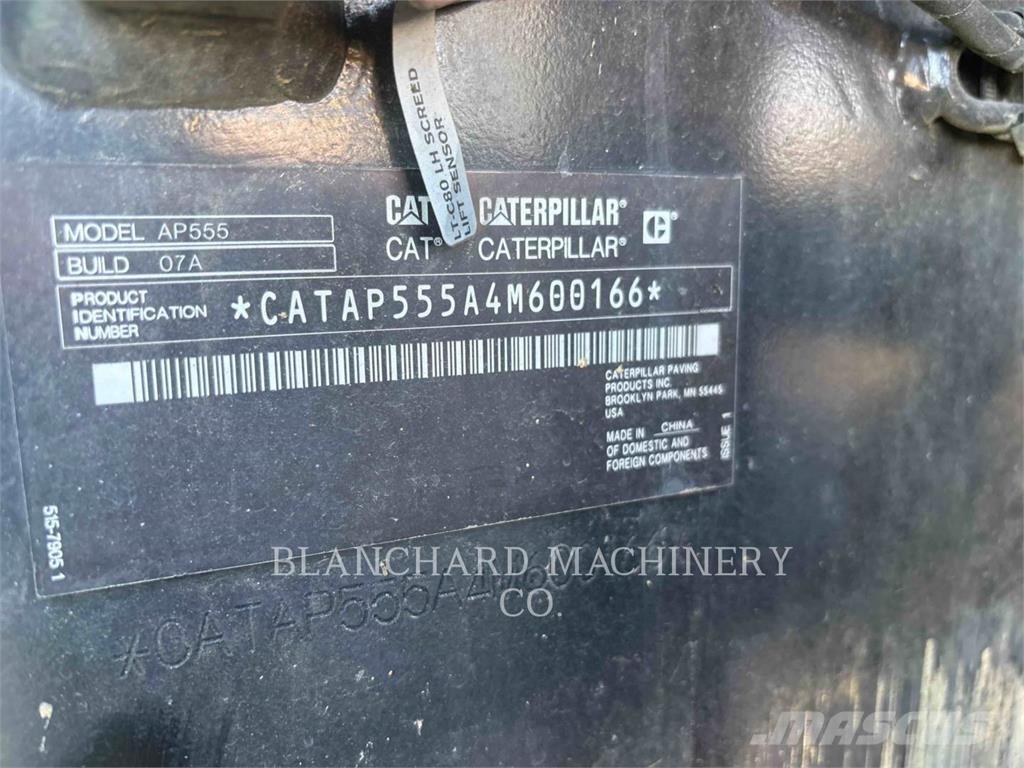CAT AP555 Asfalttikoneet