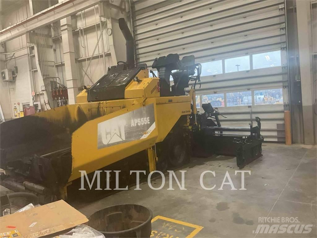 CAT AP555E Asfalttikoneet