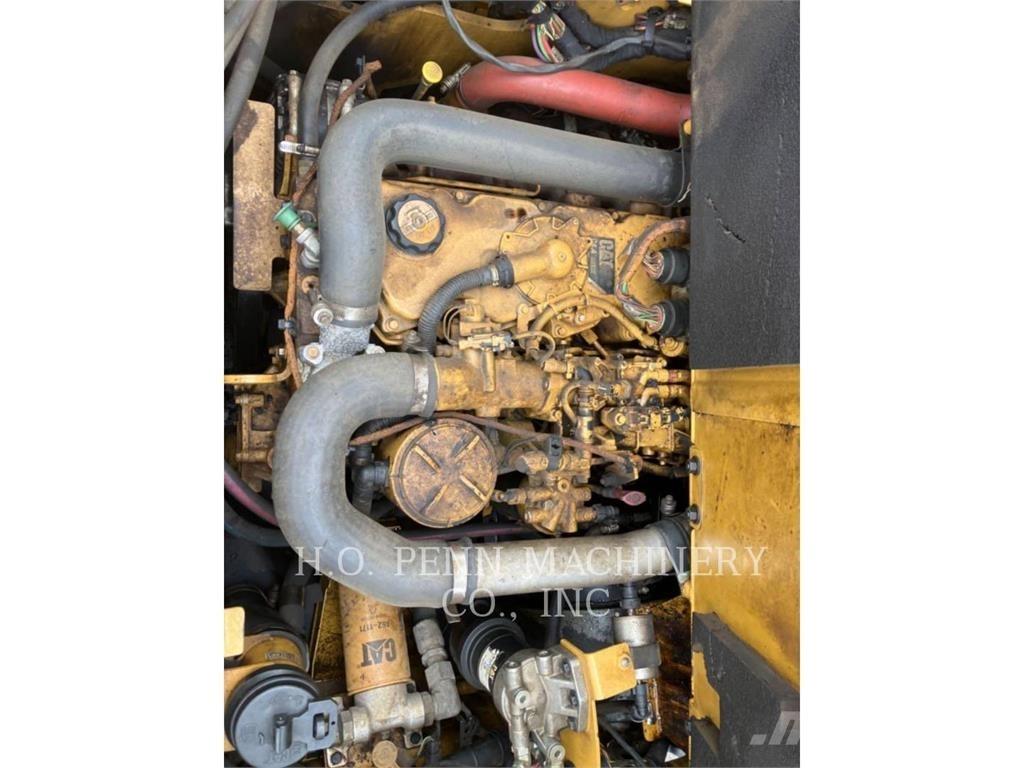 CAT AP555F Asfalttikoneet