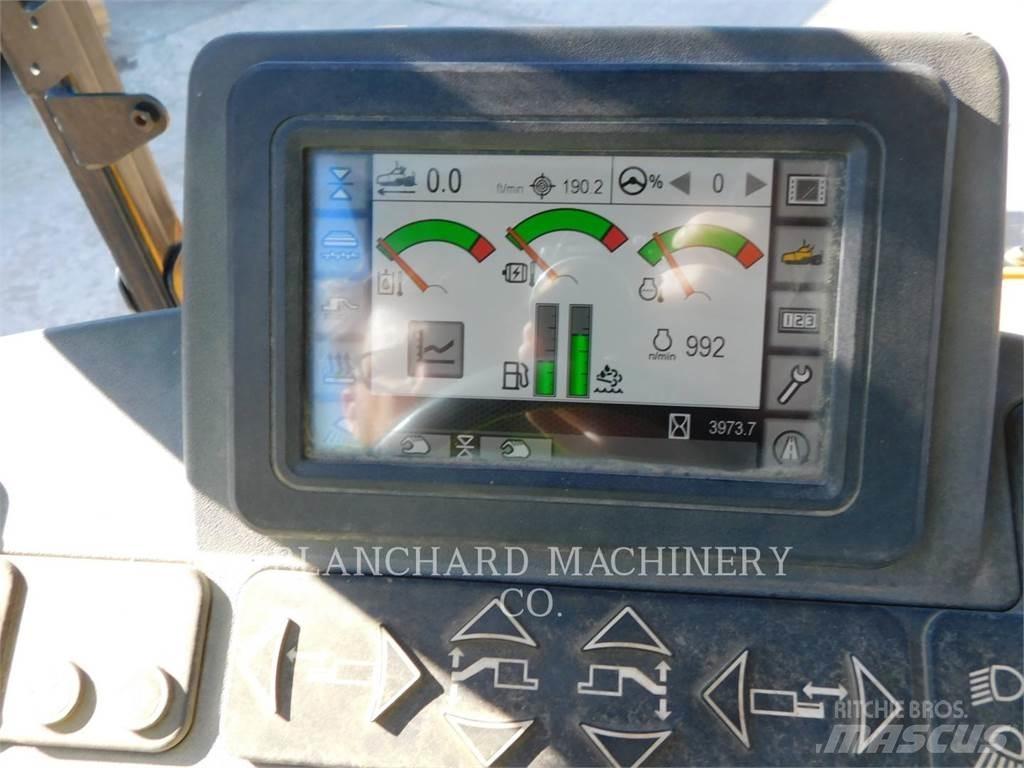 CAT AP555F Asfalttikoneet