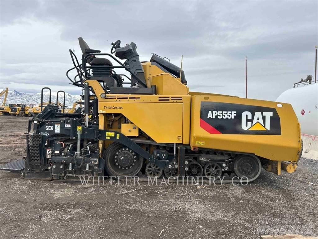 CAT AP555F Asfalttikoneet