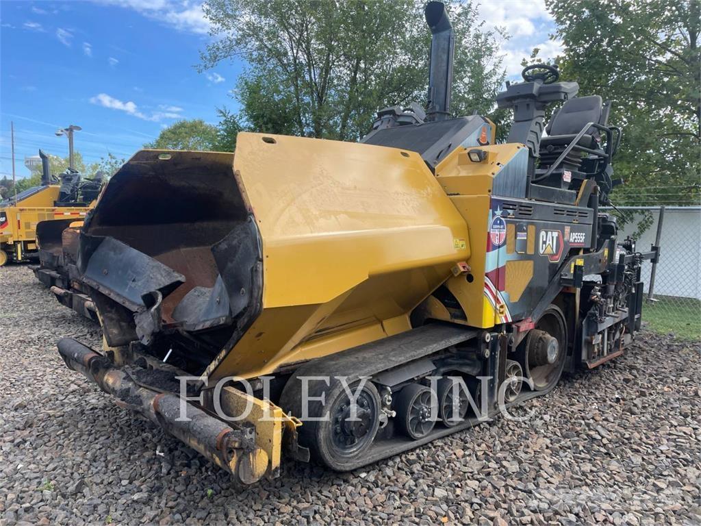 CAT AP555F Asfalttikoneet