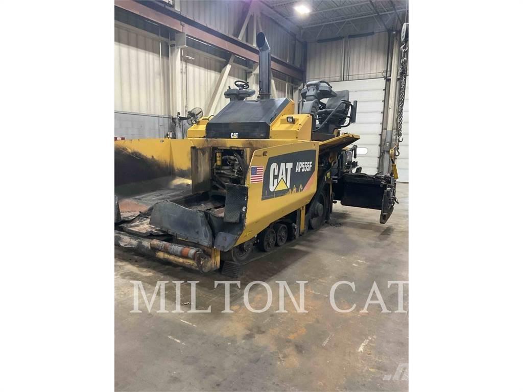CAT AP555F Asfalttikoneet