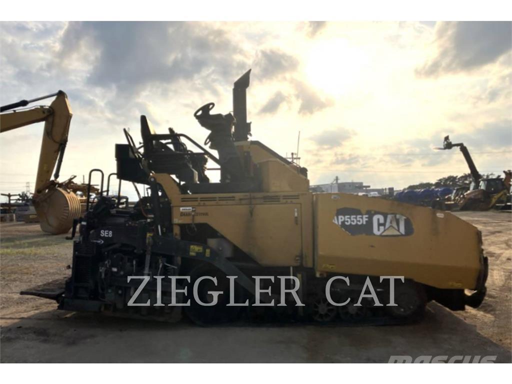 CAT AP555F Asfalttikoneet