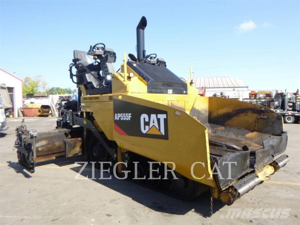 CAT AP555F Asfalttikoneet