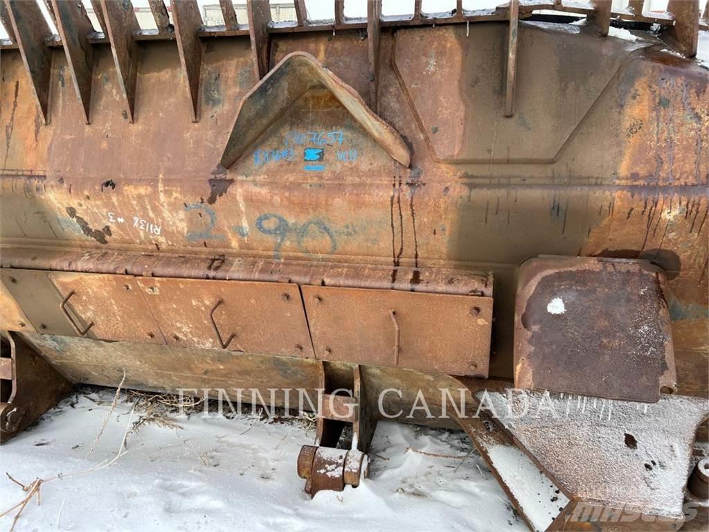 CAT ATTACHMENTS D10T Puskulevyt