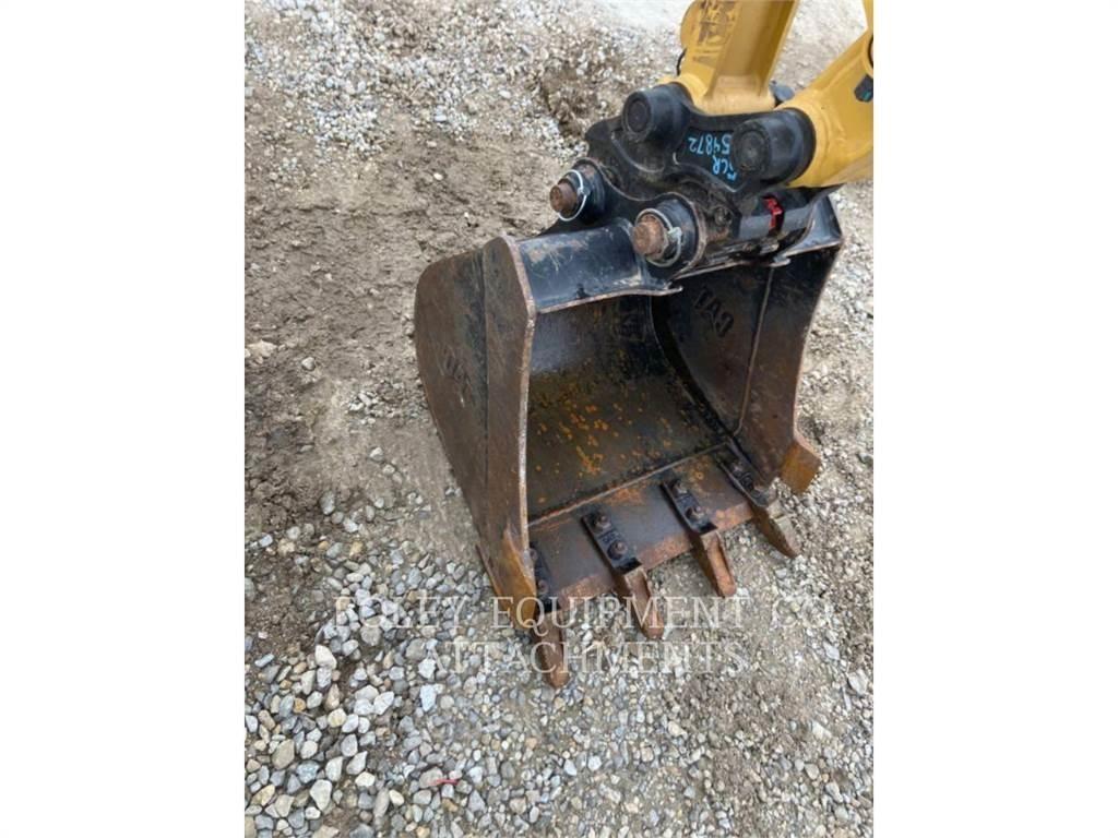 CAT BK302P24 Telakaivukoneet