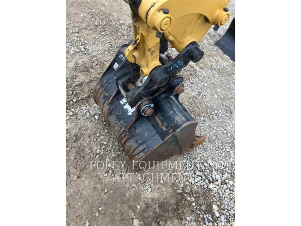 CAT BK302P24 Telakaivukoneet