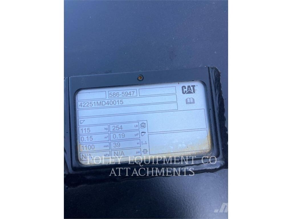 CAT BK304Q42GR Telakaivukoneet