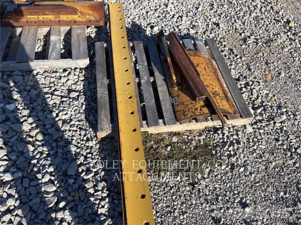 CAT BXMGHL Tiehöylät