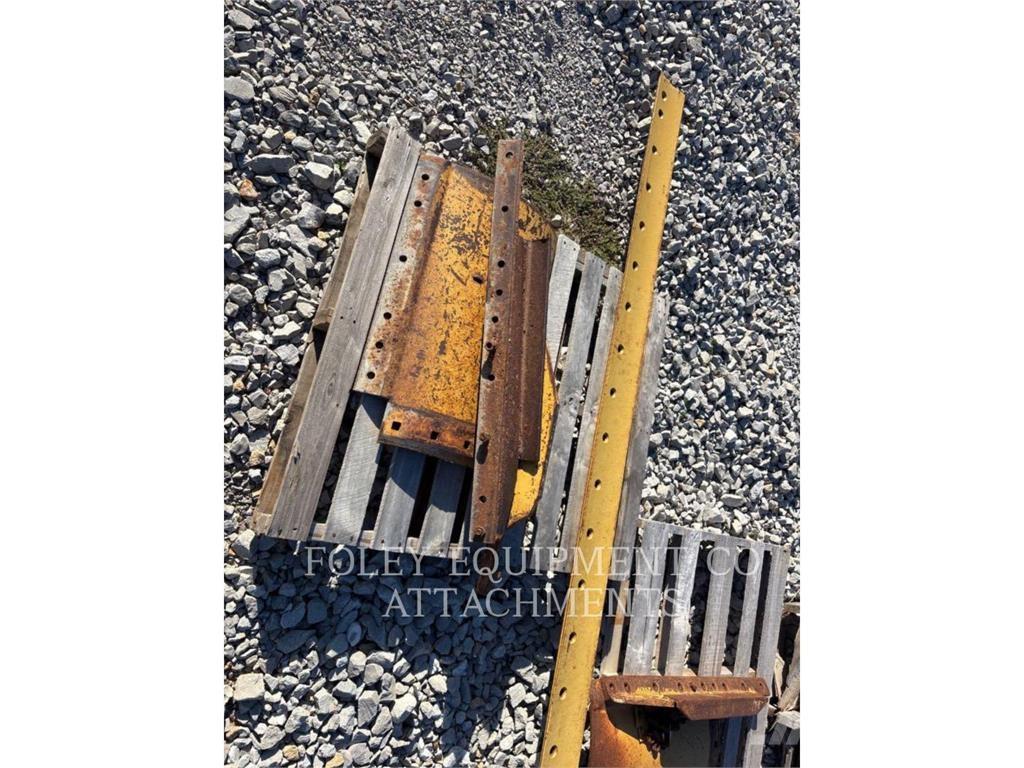 CAT BXMGHL Tiehöylät