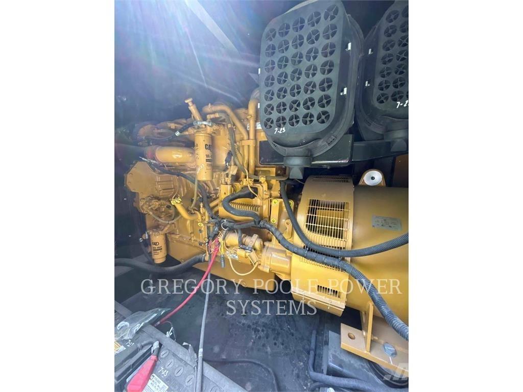 CAT C18 - 750 KW Dieselgeneraattorit