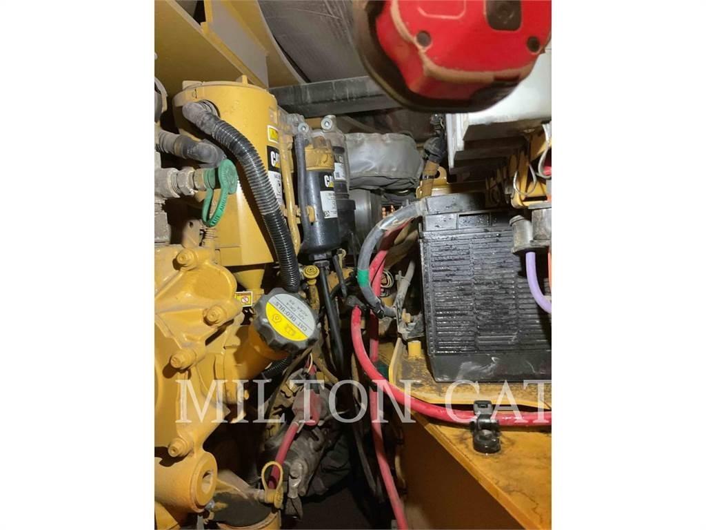 CAT CB15 Tiivistyskoneet