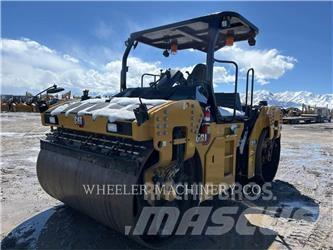 CAT CB15 CW VV Tandemjyrät