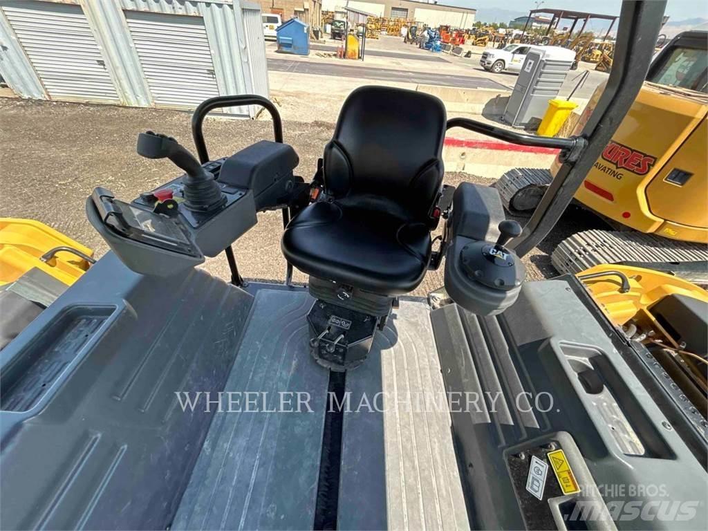 CAT CB15 CW VV Tandemjyrät