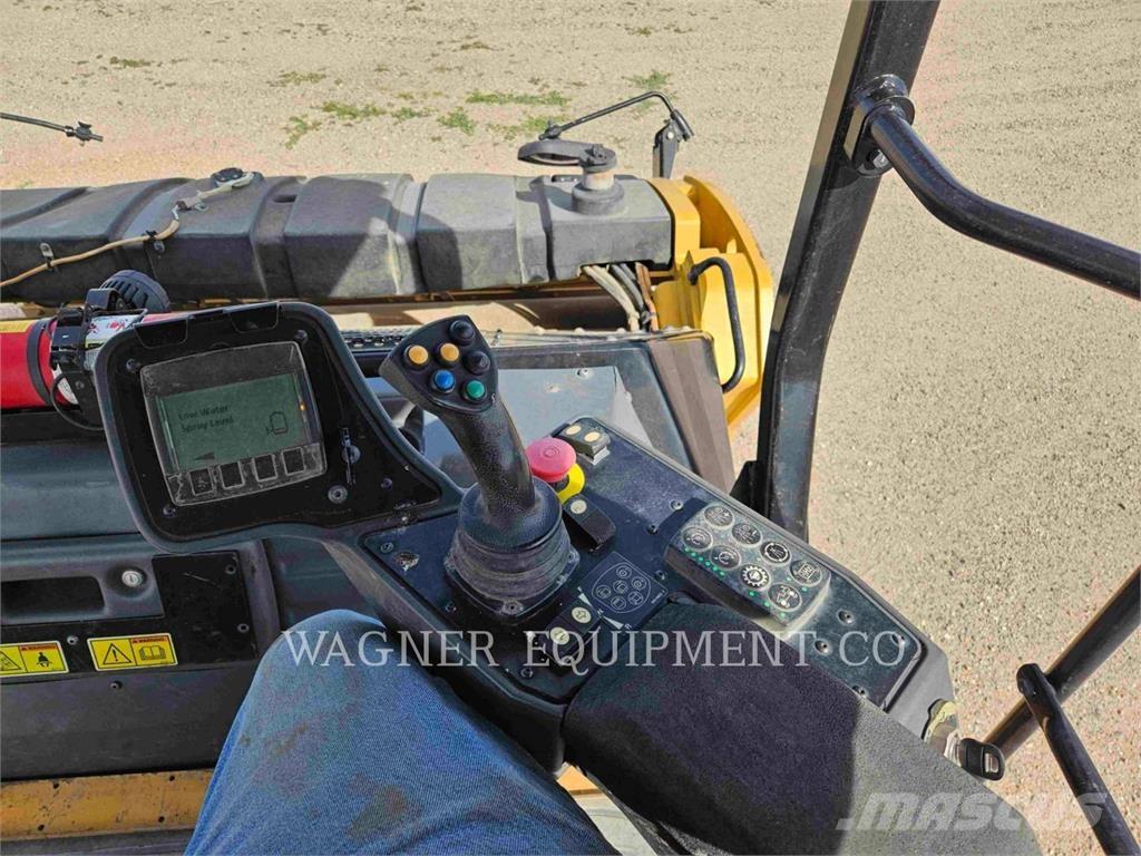 CAT CB16 Asfalttikoneet