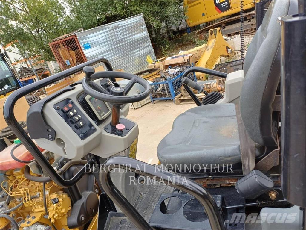 CAT CB2.7LRC Tandemjyrät
