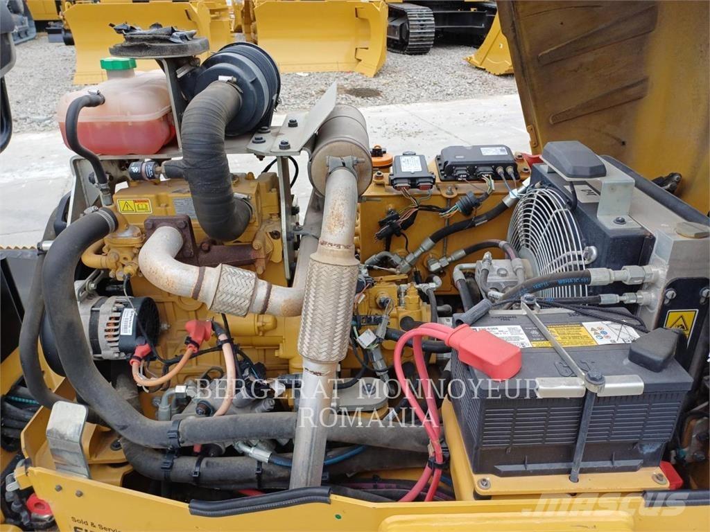 CAT CB2.7LRC Tandemjyrät