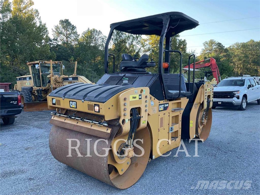 CAT CB44B Tandemjyrät