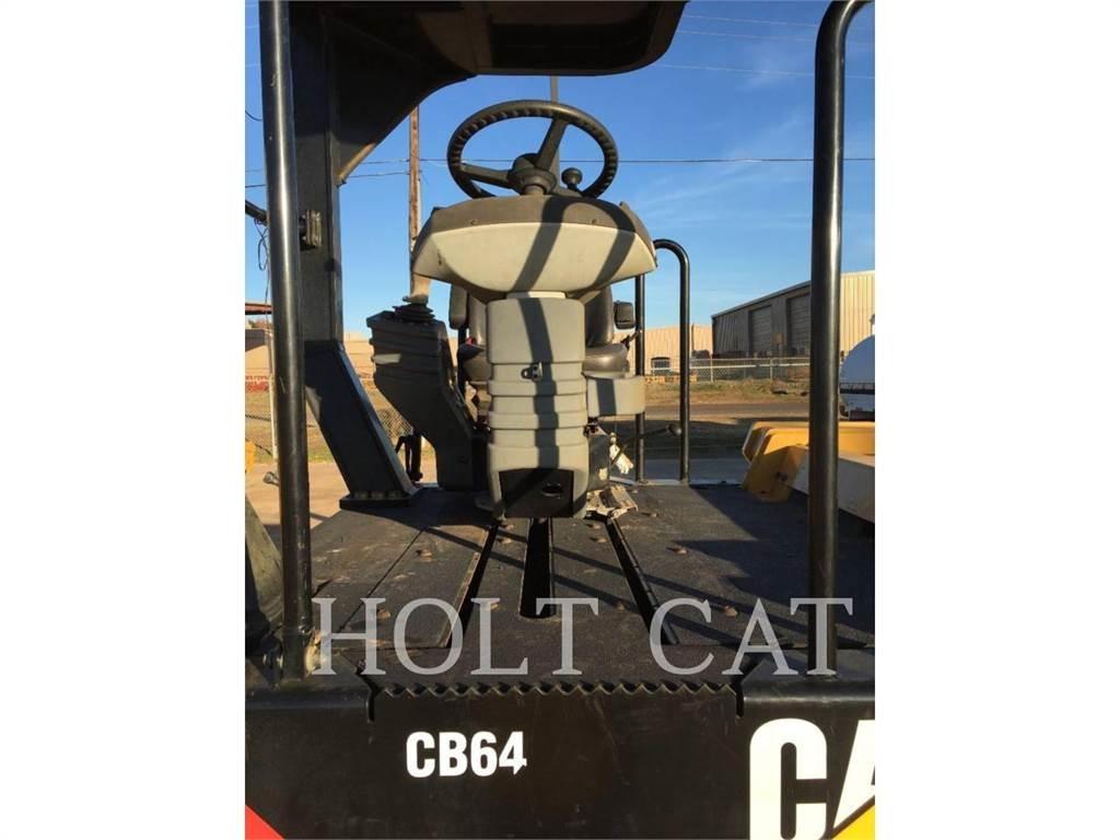 CAT CB64 Yksivalssijyrät