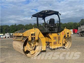 CAT CB64B Tandemjyrät