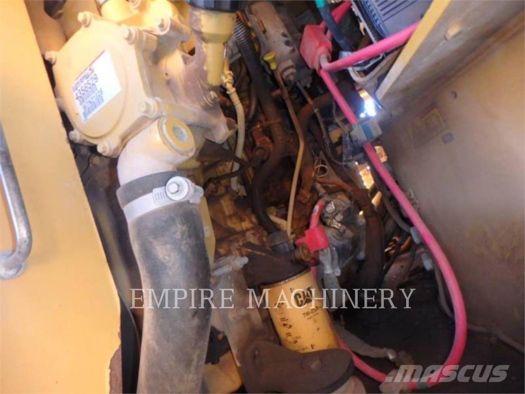 CAT CB66B Tandemjyrät