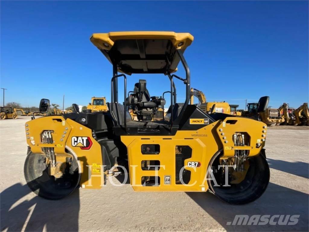 CAT CB7 Yksivalssijyrät