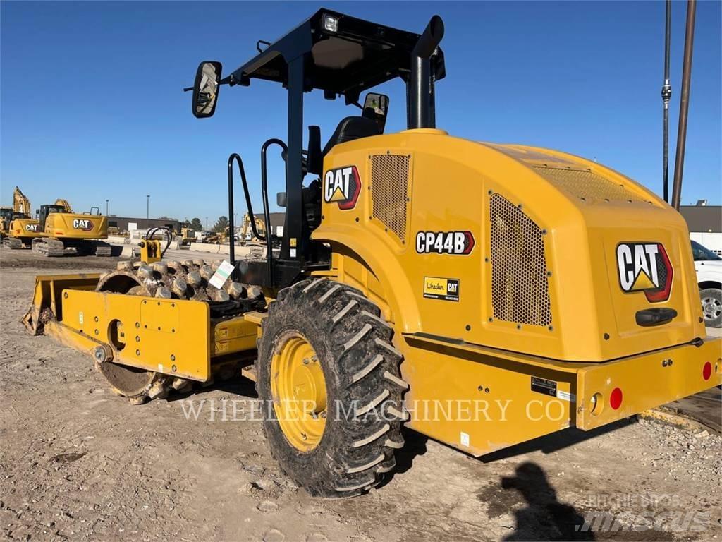 CAT CP44B Yksivalssijyrät
