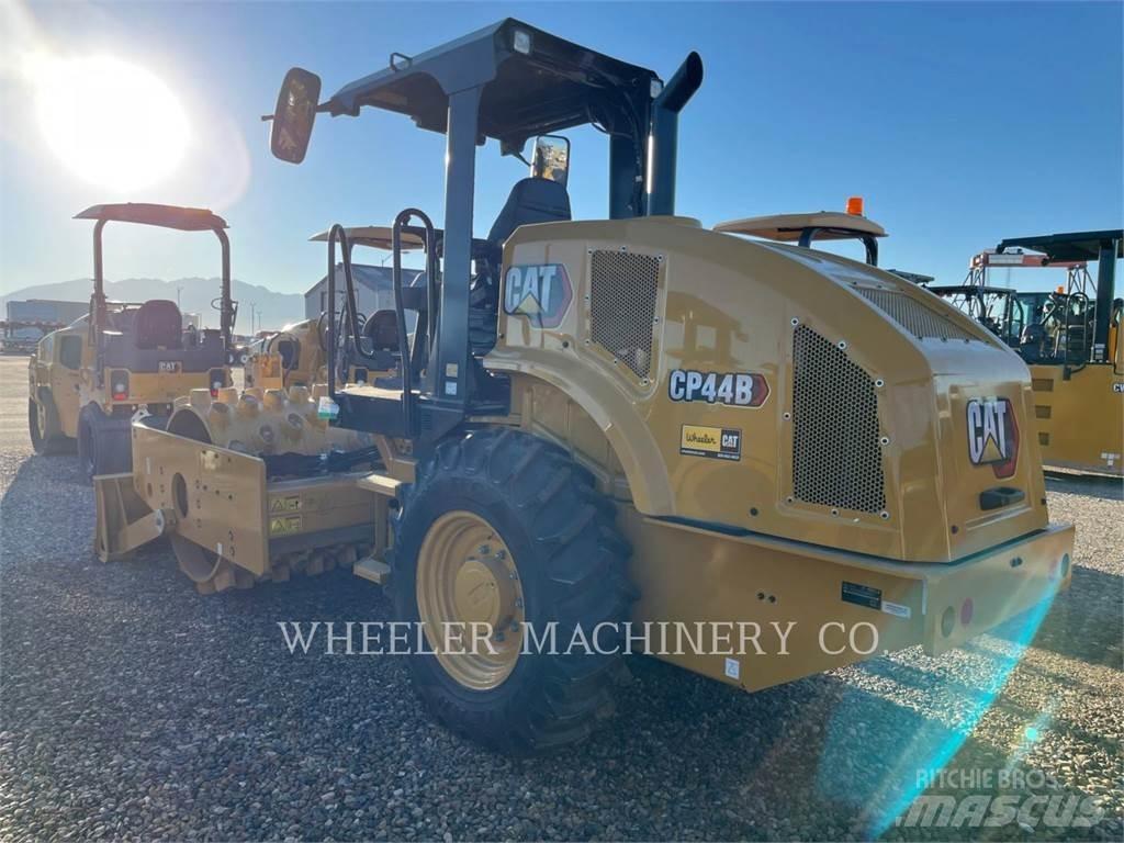 CAT CP44B Yksivalssijyrät