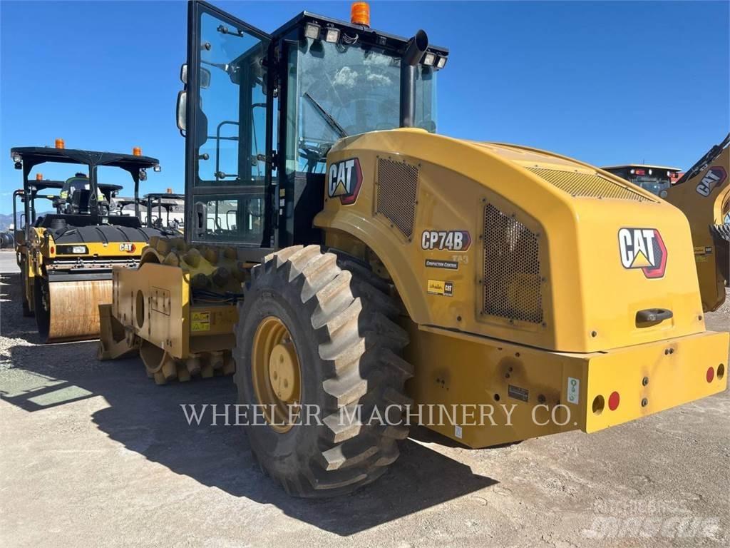 CAT CP74B Yksivalssijyrät