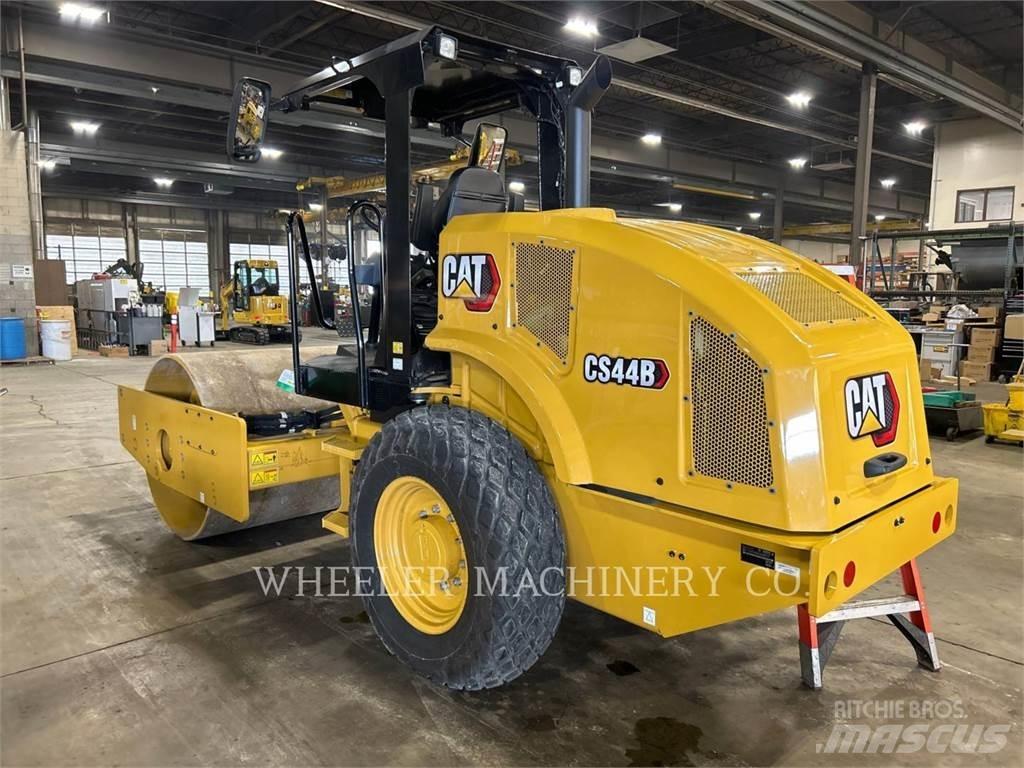CAT CS44B Yksivalssijyrät
