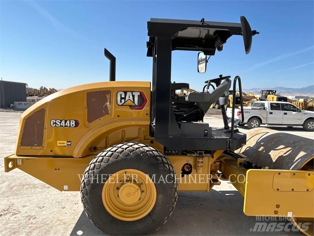 CAT CS44B Yksivalssijyrät